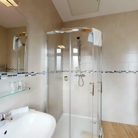 Foyle Hotel 3*